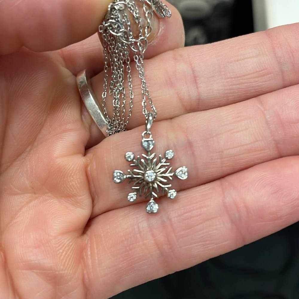 Sterling Silver Snowflake Pendant Necklace